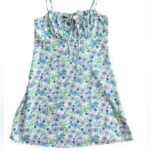 Flattering floral dress Size S